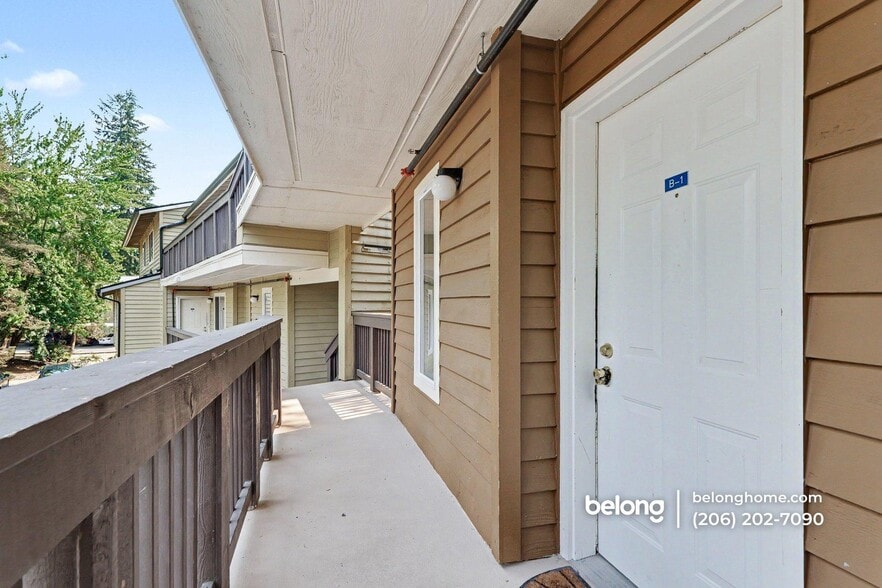 Building Photo - 515 Newport Way NW