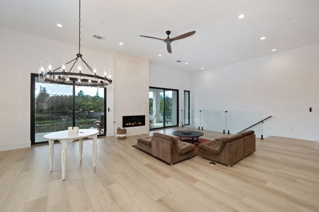 Building Photo - Waterfront 4 bed 4 bath 3,887 sq. ft.