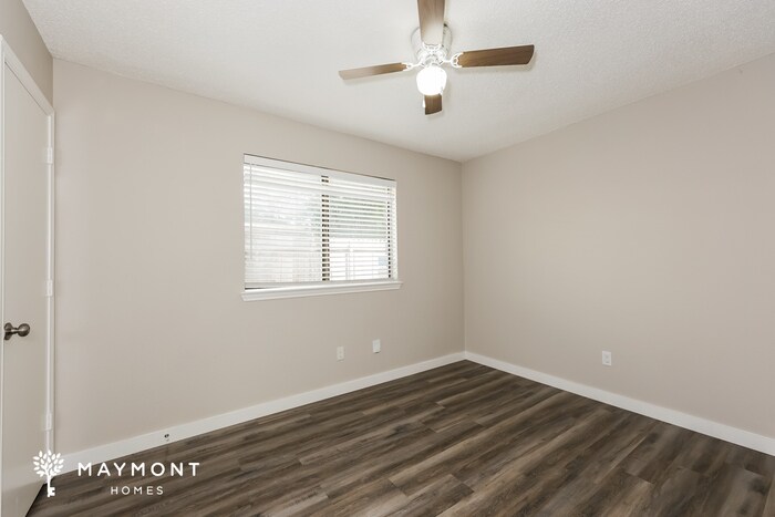 Building Photo - 305 Mahogany Dr