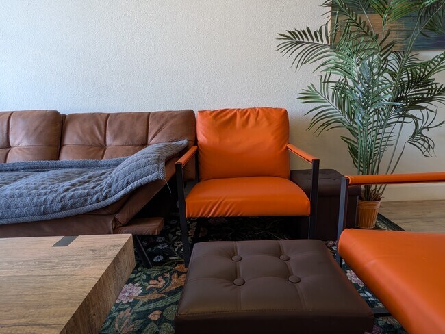 Building Photo - Cornell