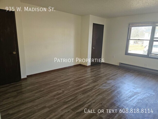Building Photo - 935 W Madison St