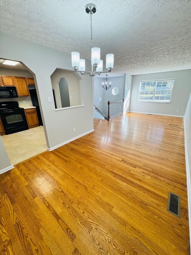 Building Photo - Split-Foyer Charm with Modern Upgrades in West Knox