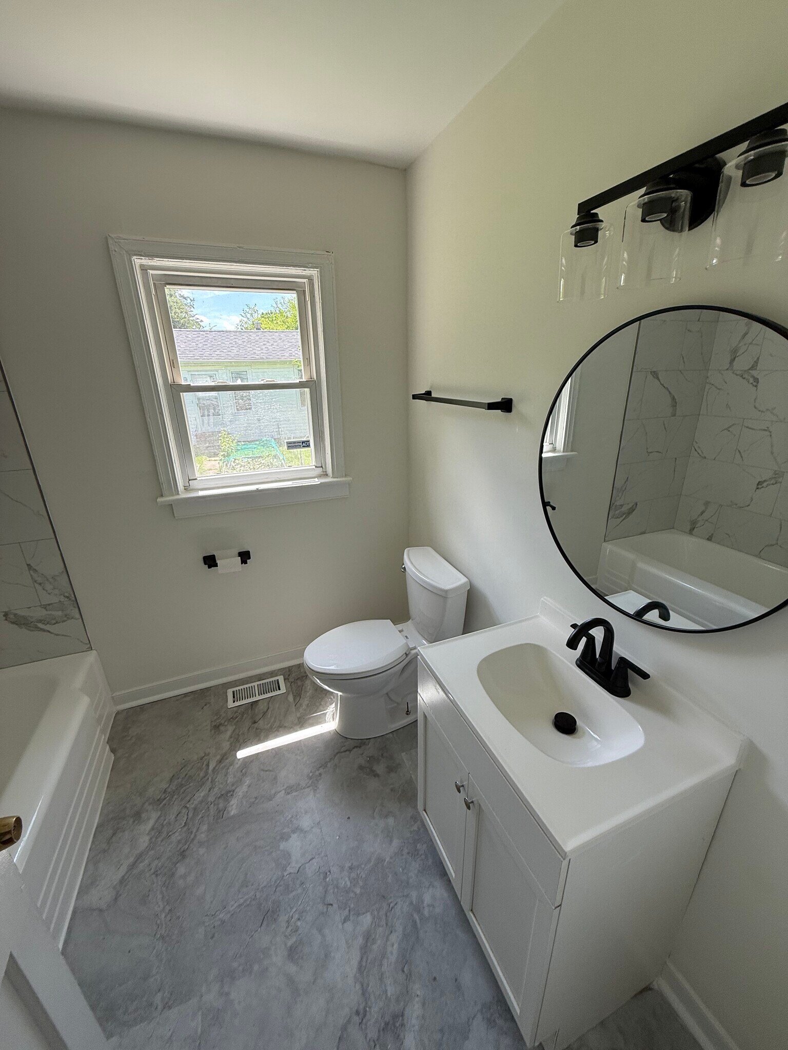 Bathroom - 3314 Granby St