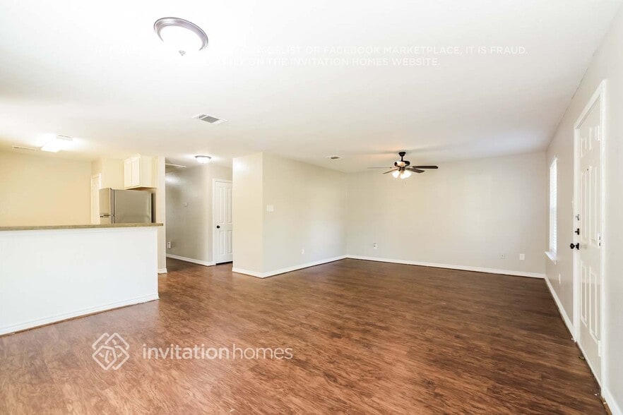 Building Photo - 107 Cook St