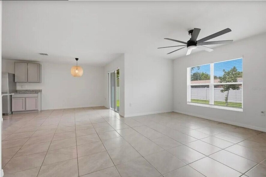 Building Photo - 9295 Van Allen Way