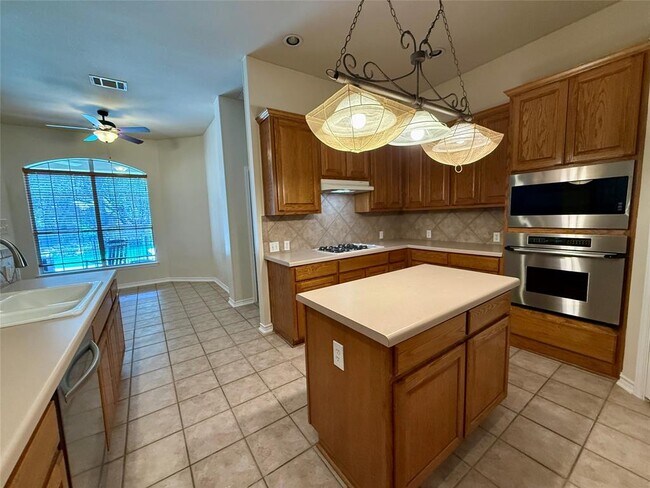 Building Photo - 1424 Redden Cove