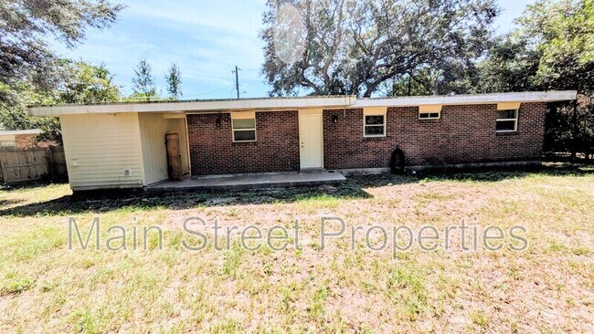 Building Photo - 2120 Curry Cir