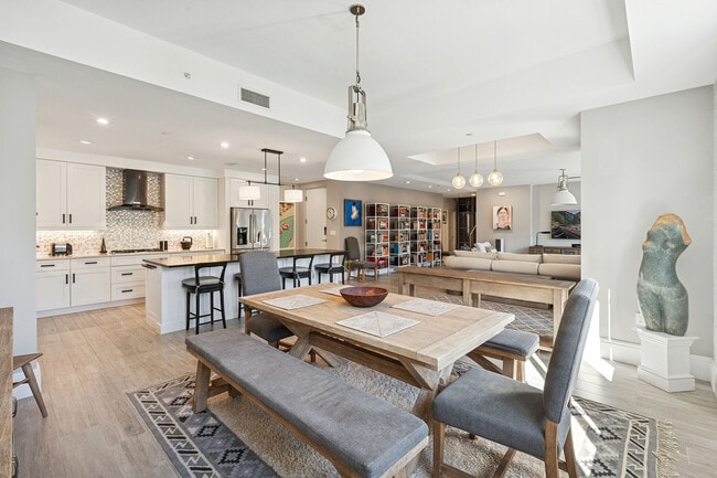 Building Photo - 1135 3rd Ave S