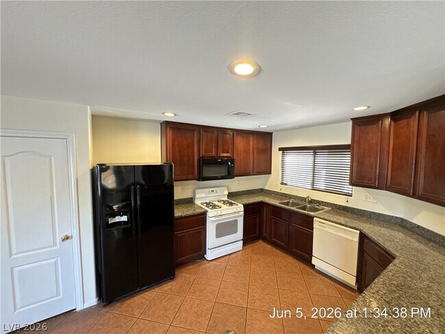 Building Photo - 2616 Courlan Dr