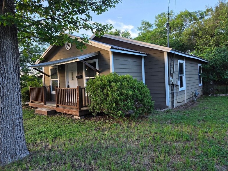 Building Photo - 636 N Wilcox St