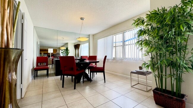 Building Photo - 5100 N Ocean Blvd