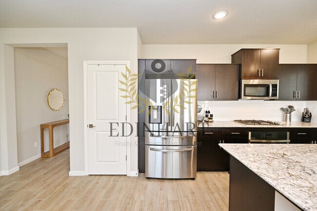 Building Photo - 502 Traverse Dr S