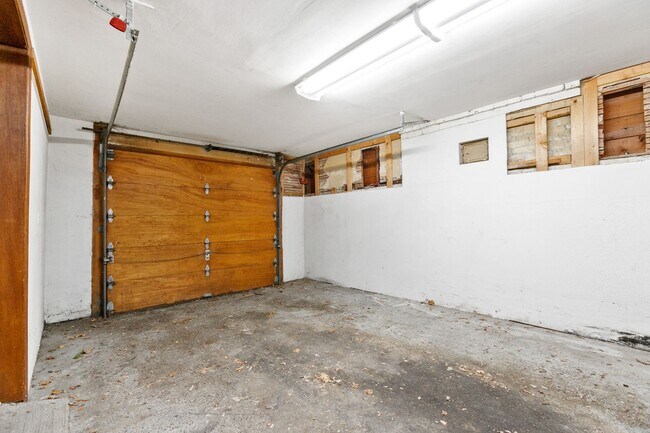 Building Photo - 4Bd/1.5Ba Seattle House