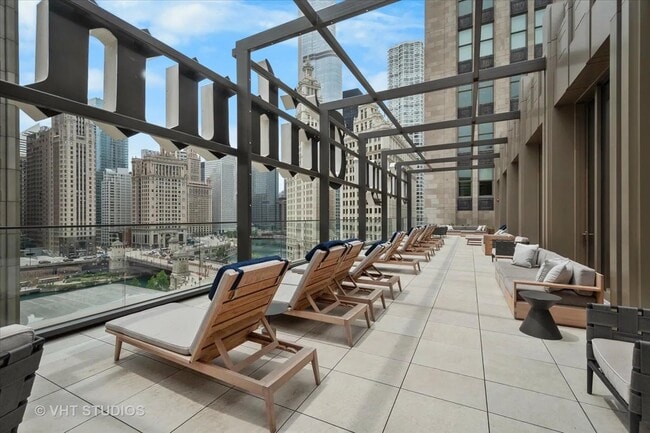 Building Photo - 435 N Michigan Ave