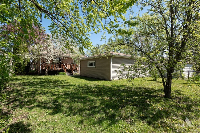 Building Photo - 9416 80th Ct