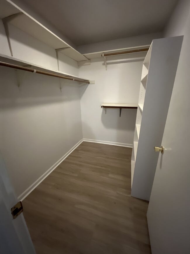 Building Photo - Location is Everything! Close to Downtown and all that it has to offer! Shopping, Restaurants, Pa...