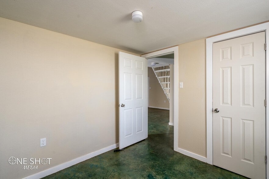 Building Photo - 542 McCartney Ln