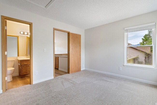 Building Photo - 4335 Conquista Dr