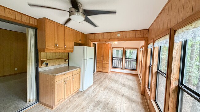 Building Photo - 1253 Tipton Springs Rd