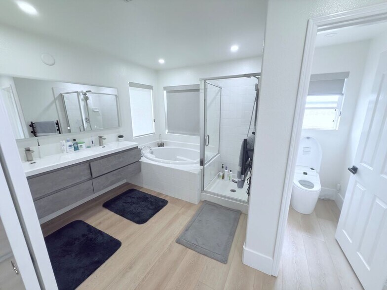 Building Photo - 7048 E Horizon Dr