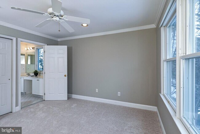 Building Photo - 497 Christopher Dr