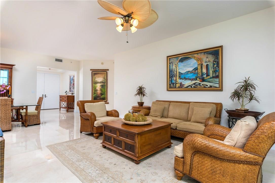 Building Photo - 16051 Collins Ave