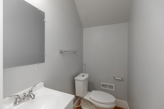 Building Photo - 1661 S Talbott St
