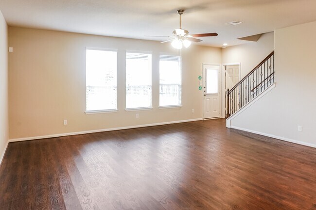 Building Photo - 19011 Woodland Leaf Ln