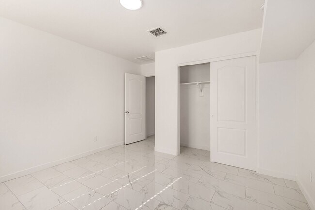 Building Photo - One Of A Kind Home For Rent In Buckeye!