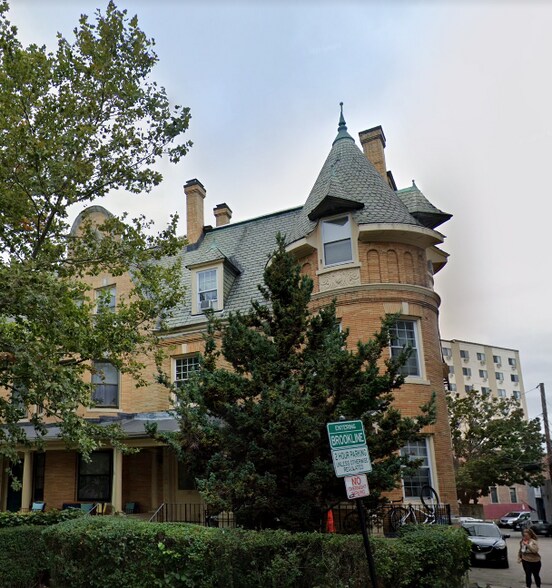 Building Photo - 186 Naples Rd