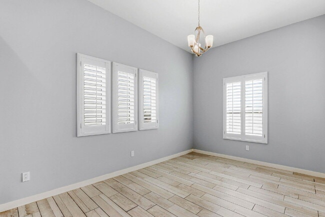 Building Photo - 13110 Emerald Isle St