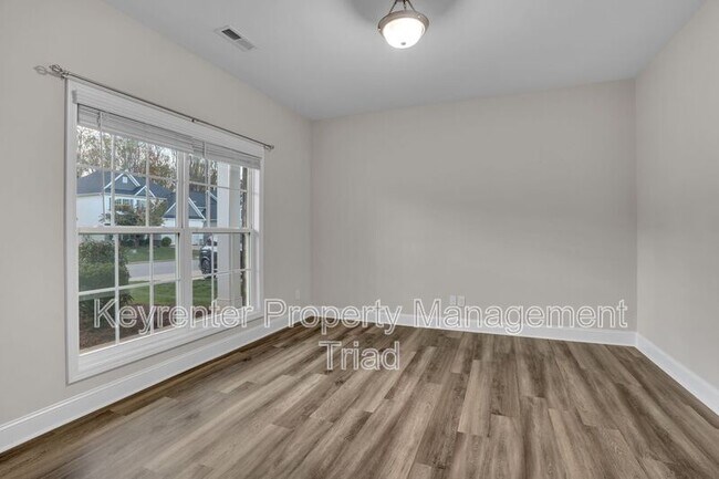 Building Photo - 5470 Noble View Dr