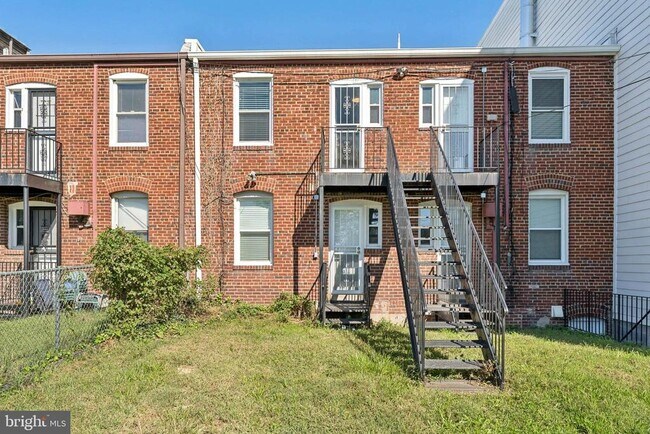 Building Photo - 2021 E St NE