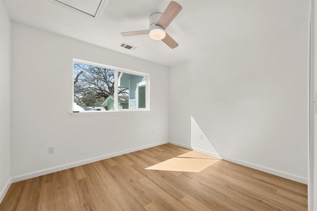 Building Photo - 3904 Tonkawa Trail