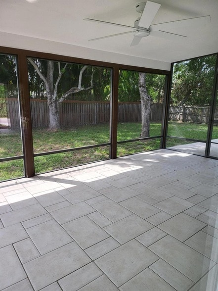 Building Photo - 6507 Green Dolphin St