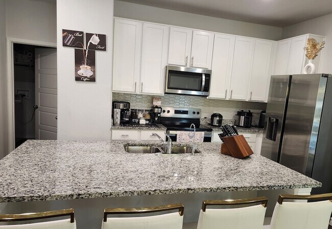 Building Photo - 9824 Dynamics Dr