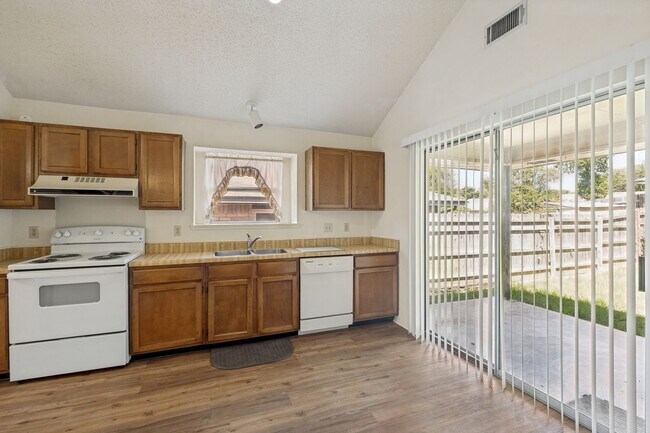 Building Photo - 7803 Forest Ranch