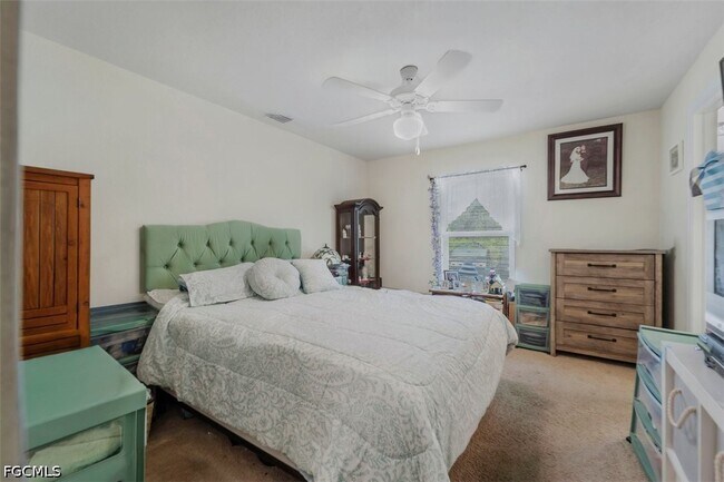 Building Photo - 5013 SE Tradewinds Cir