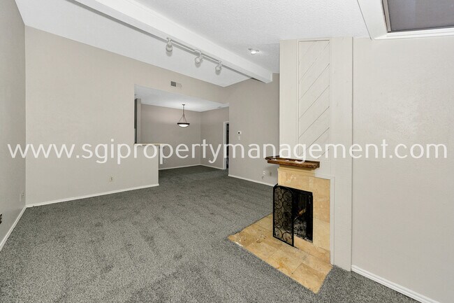 Building Photo - 2101 Count Fleet Dr