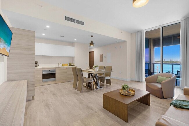 Building Photo - 777 N Ocean Dr