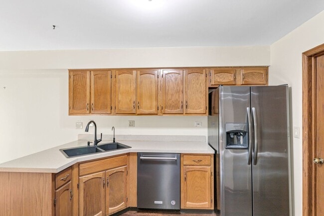 Building Photo - 2116 Glasgow Ct
