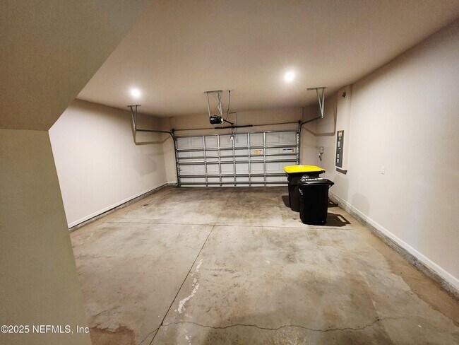 Building Photo - 11303 Streamsong Dr