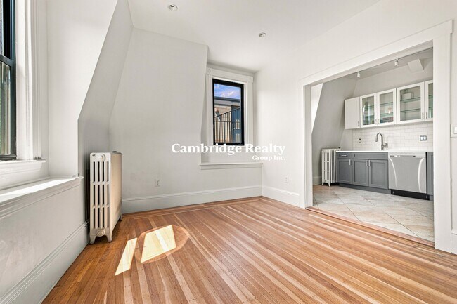 Building Photo - 54 Harvard St