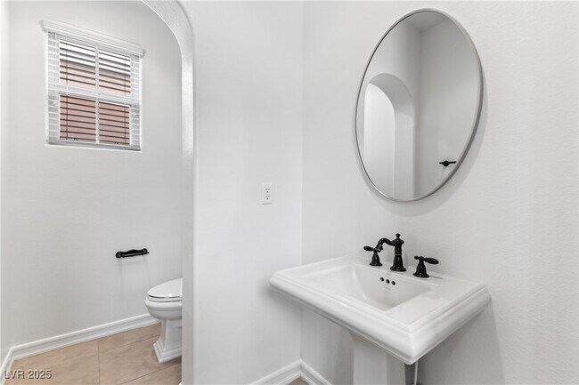 Building Photo - 58 Contrada Fiore Dr