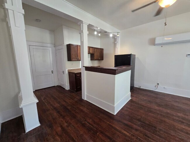 Building Photo - 1228 Virginia Blvd