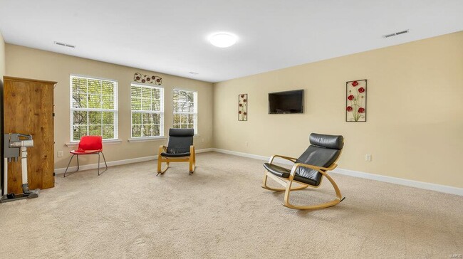 Building Photo - 303 Gateview Dr