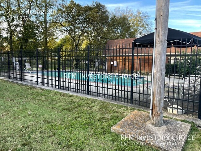 Building Photo - 2116 Hobbs Rd