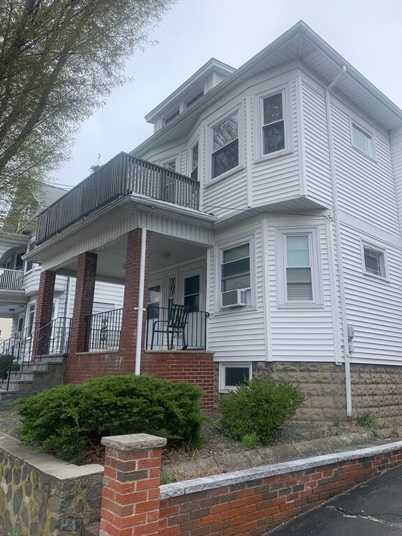 Building Photo - 104 W Quincy St