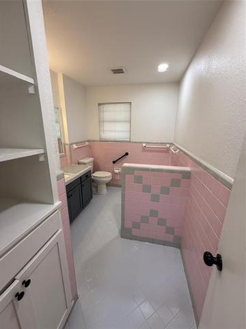 Building Photo - 4726 Jade Dr