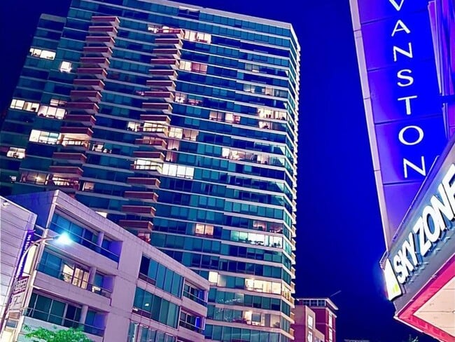 Building Photo - 1720 Maple Ave